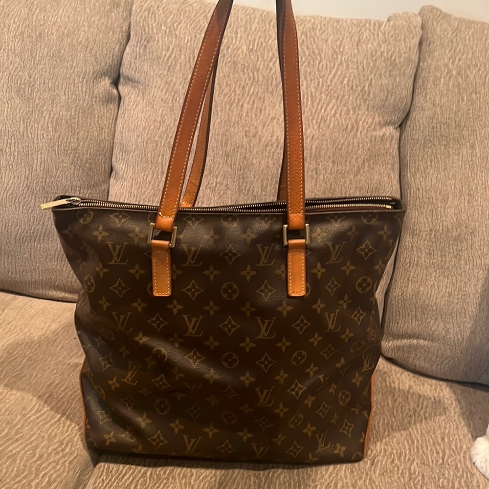 Authentic Louis Vuitton Piano Canvas Bag, Bought off Poshmark and reselling it!